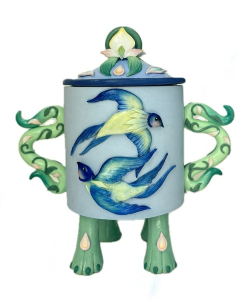 Hannah Lim: Circling Swallows Snuff Bottle, 2025